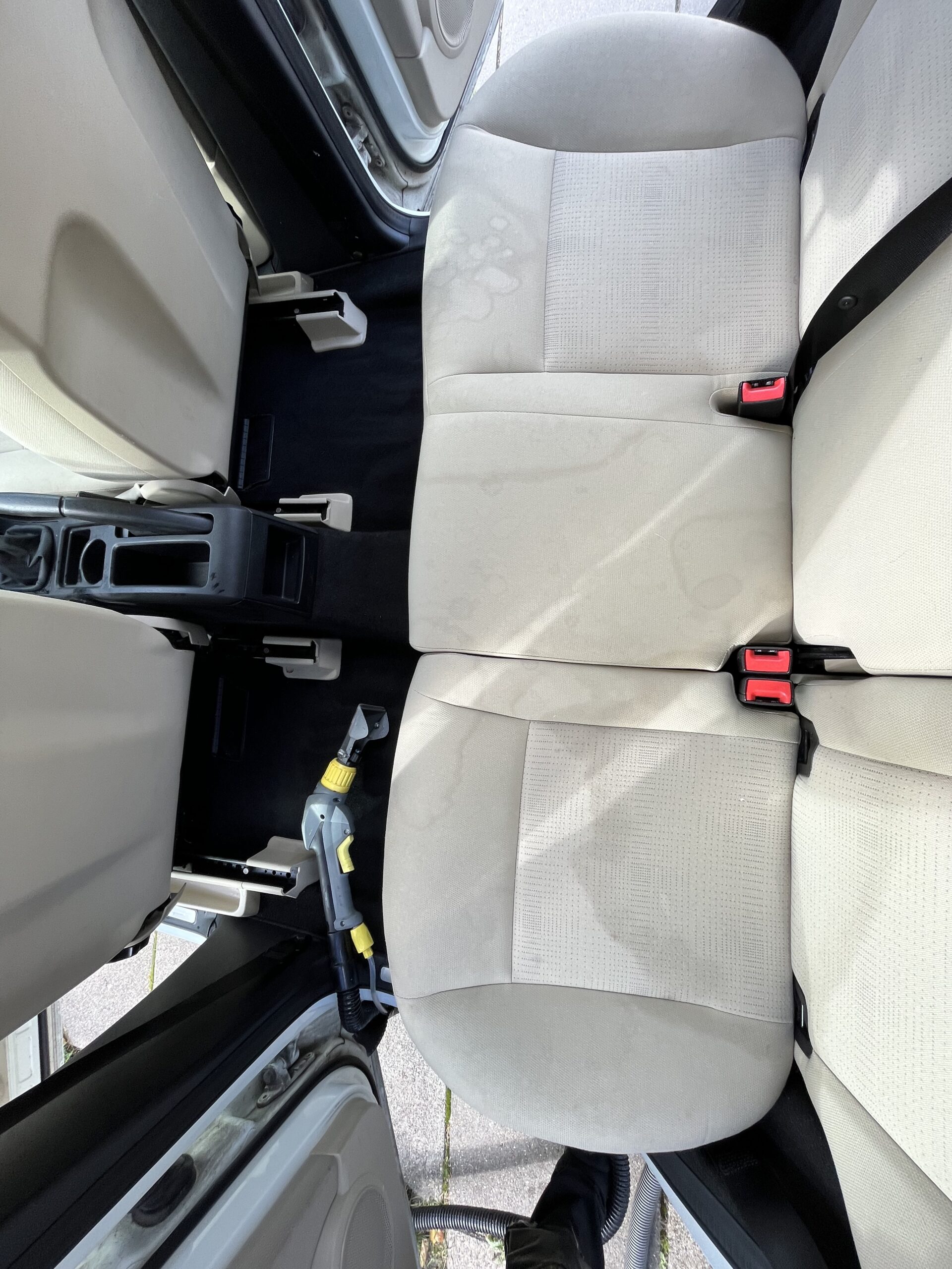 Bil før indvendig rengøring